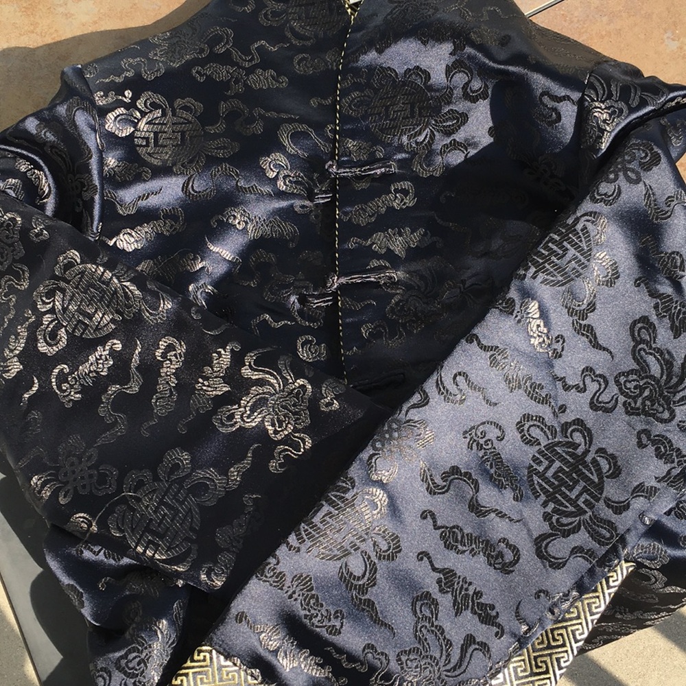 Gorgeous Asian jacket. - Picture 2 of 8